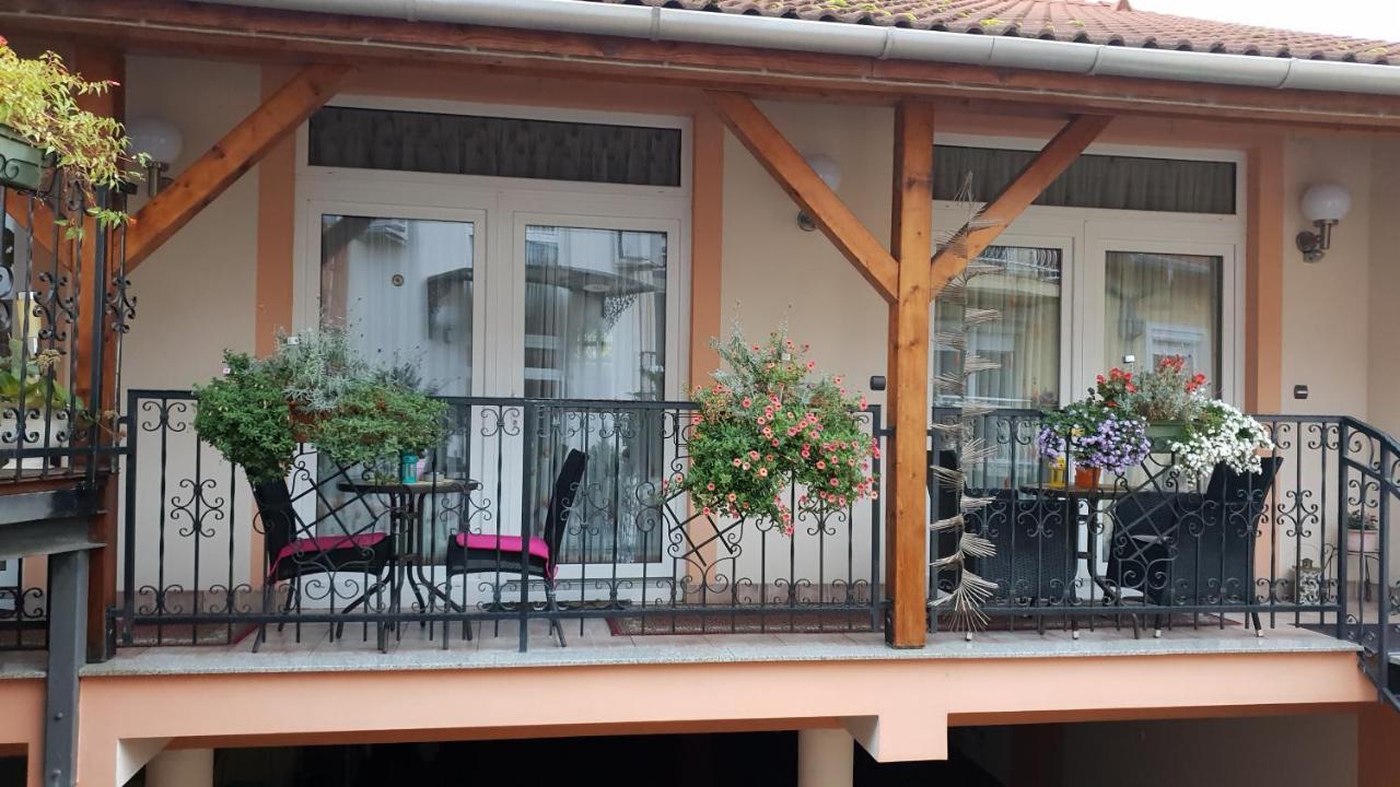 Hotel Isabell Győr Exterior foto
